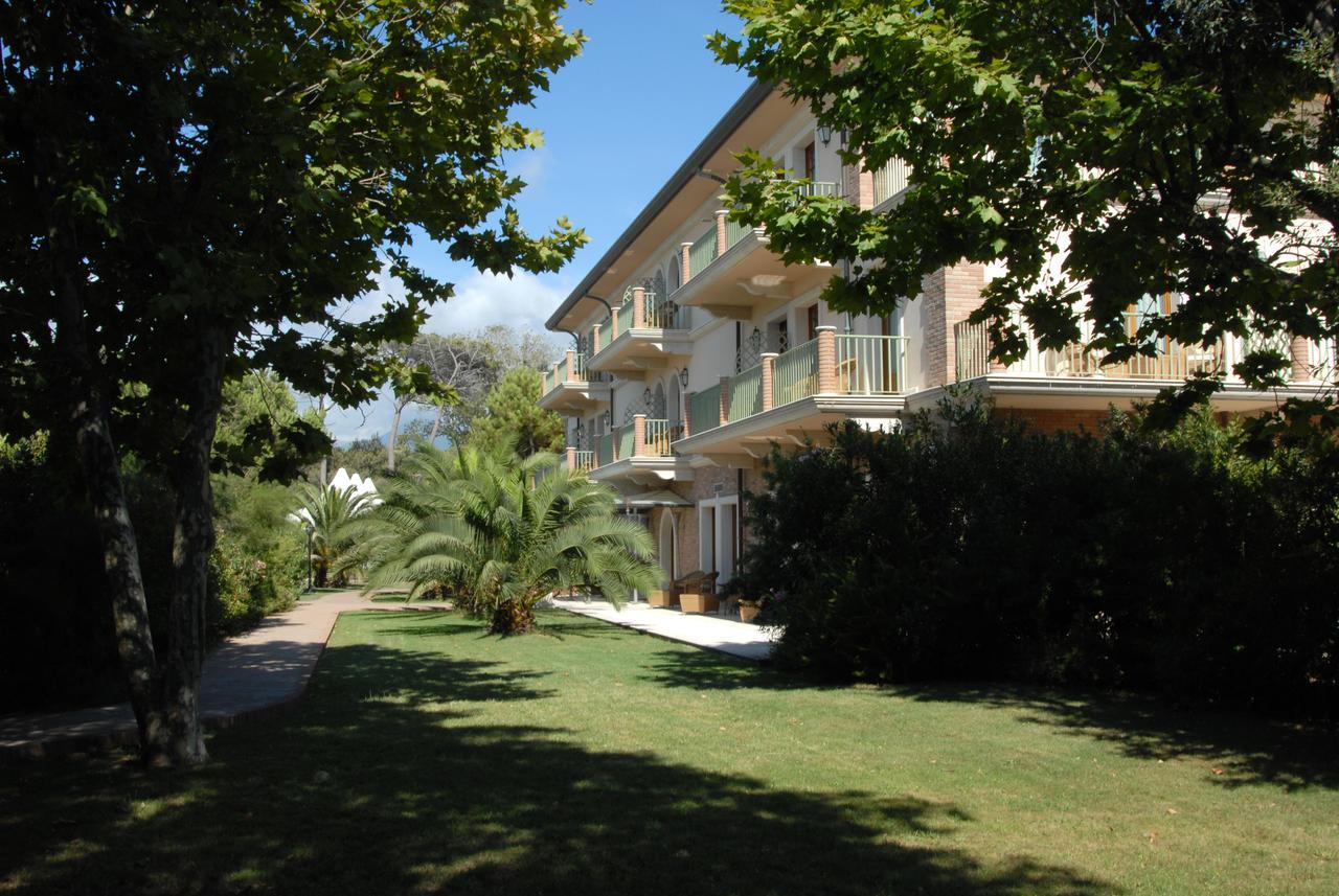 Park Hotel Villa Ariston Λίντο ντι Καμαϊόρε Εξωτερικό φωτογραφία